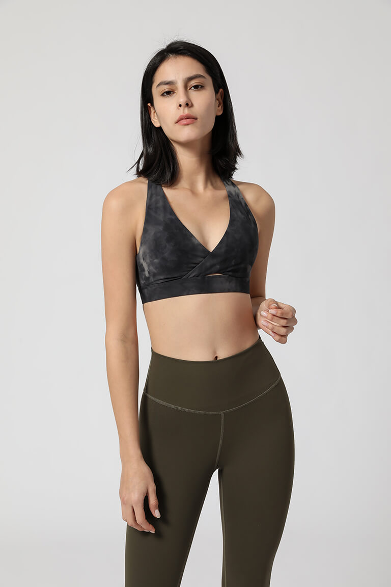 Black is timeless - New #9two5fit bras and leggings feel like perfection.  #dressedtothenines #NewCol…